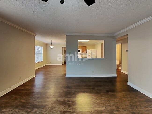 Building Photo - 7118 Knights Haven