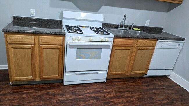 Foto del edificio - 327 Diatreta Ln