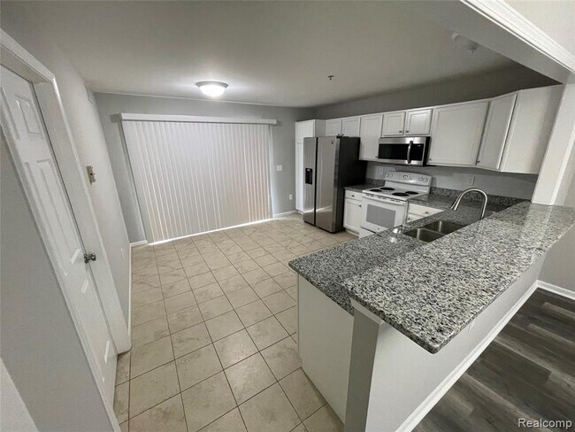 Building Photo - 28139 Carlton Way Dr