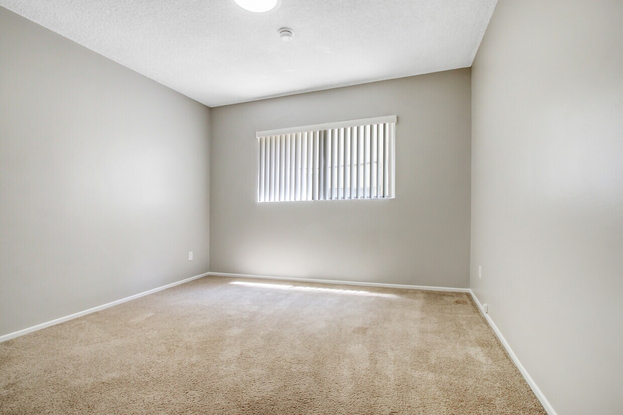 The McLaughlin Avenue Apartments Apartments in Los Angeles, CA