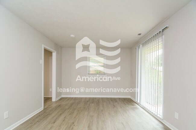 Foto del edificio - 936 Lark Ct