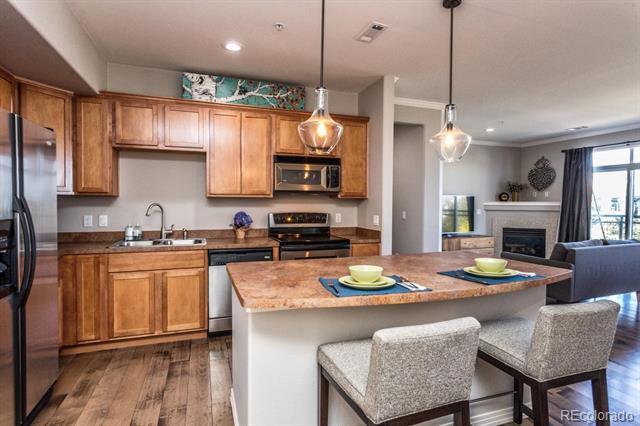 Building Photo - 10176 Park Meadows Dr