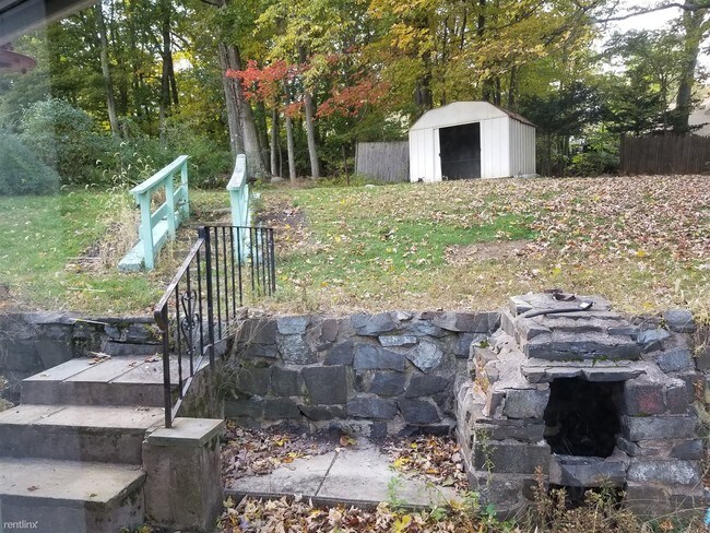 Building Photo - 4 br, 1.5 bath House - 60 Fountain Ter house