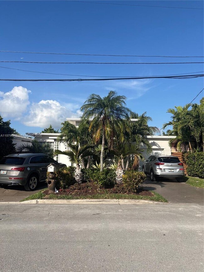 Foto del edificio - 9048 Carlyle Ave