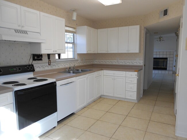 Building Photo - 1130 Jeni Mae Ct