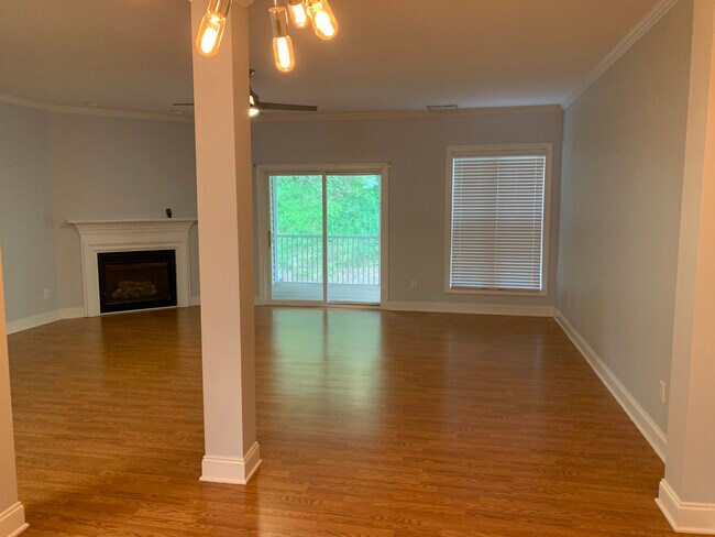 Building Photo - 228 Sugar Maple Ave