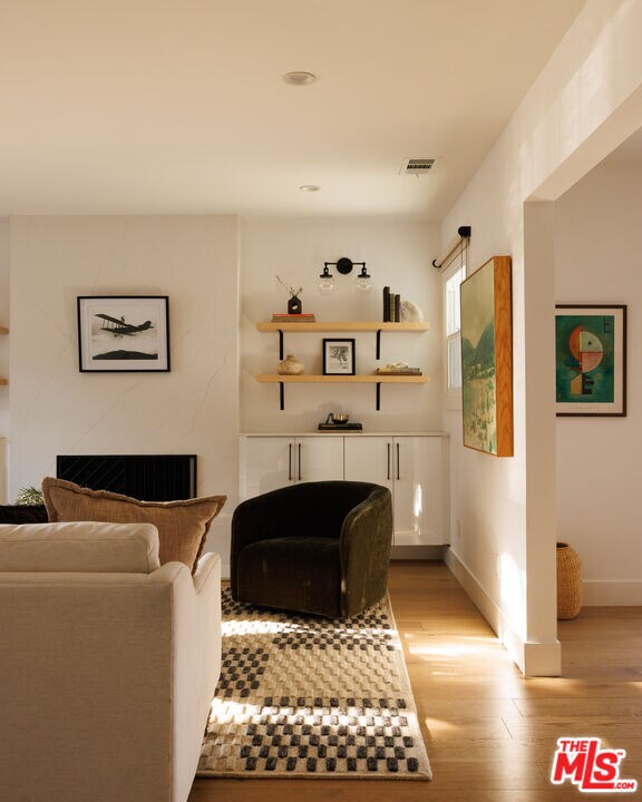 Foto del edificio - 122 N Wilton Pl