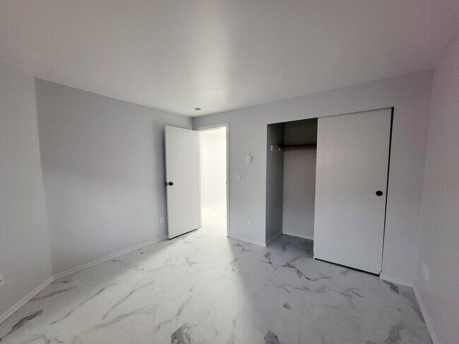 Foto del edificio - ALL NEW Poulsbo Waterfront Condo, all util...