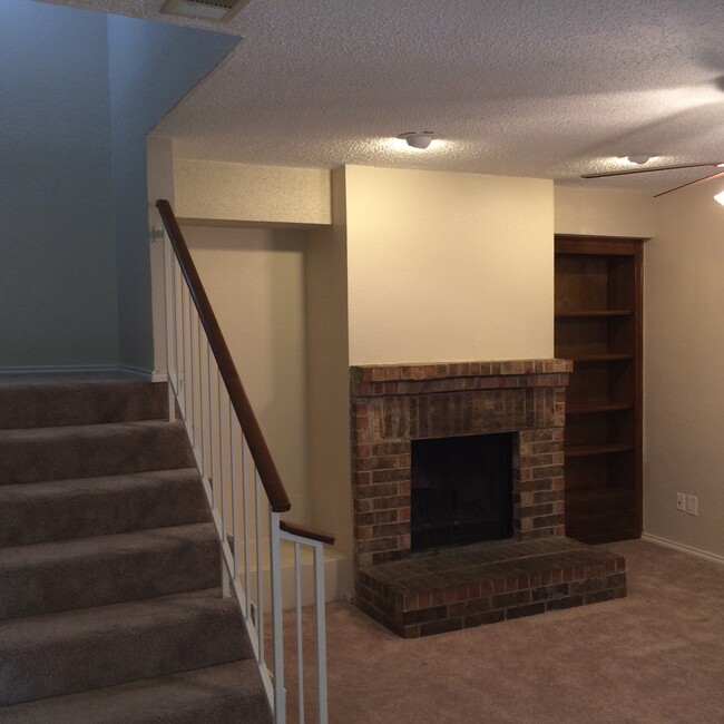 Living RoomKitchen - 2717 Meadow Park Dr