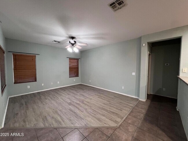 Foto del edificio - 1961 E Shannon St