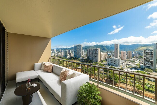 Foto del edificio - AVAILABLE NOW |  2 Bedroom, 1 Bathroom Apartment | Located at Ala Wai Plaza | 1 Assigned/Covered ...