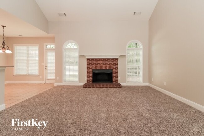 Building Photo - 16 Roberson Dr