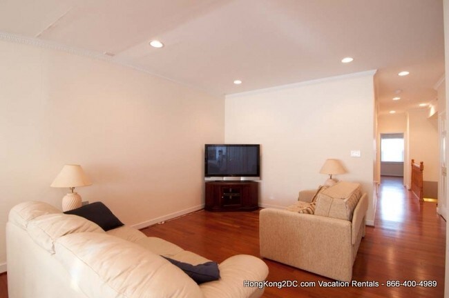 Foto del edificio - 1438 Park Rd NW