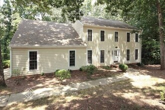 Building Photo - 3884 Hunting Ridge Dr SW