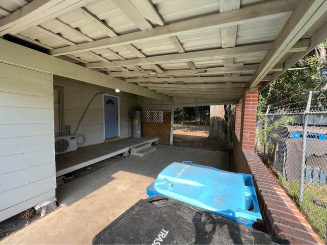 Building Photo - 210 Marne St