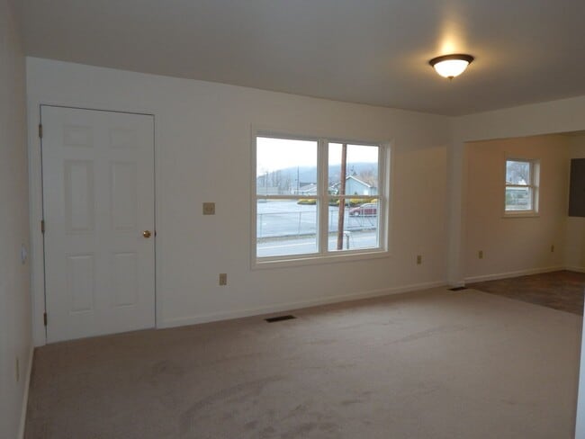 Building Photo - 274 Forge Rd