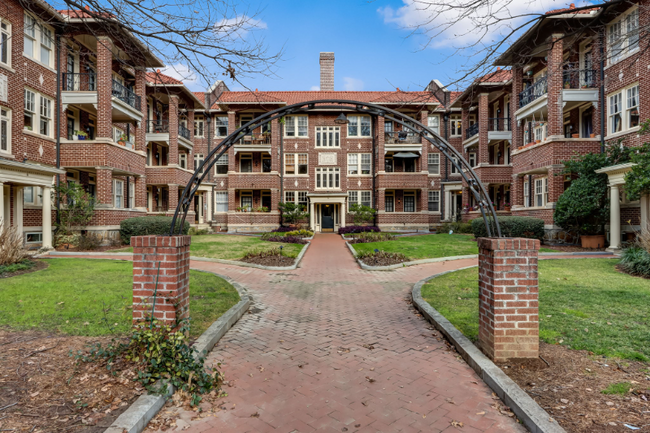 Foto del edificio - 198 Ponce De Leon Ave NE