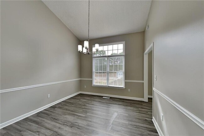 Foto del edificio - 3437 N Cook Rd