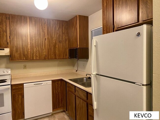 Foto del edificio - Awesome Condo Within Walking Distance to CSU!