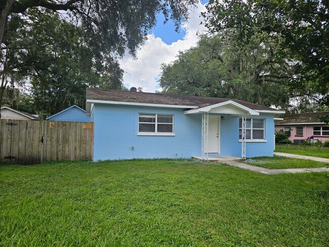 Building Photo - Charming 3-Bedroom, 2-Bath Home with Bonus...