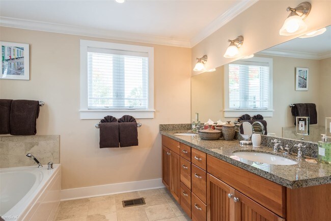 Foto del edificio - 3 br, 2.5 bath House - Ecco Domani