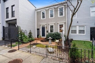 Building Photo - 468 Ridge St NW