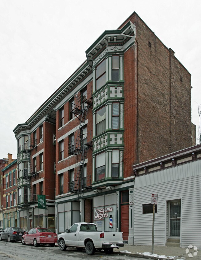 Foto principal - 1622-1626 Chase Ave