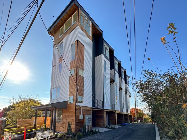 Foto del edificio - 215 17th Ave S