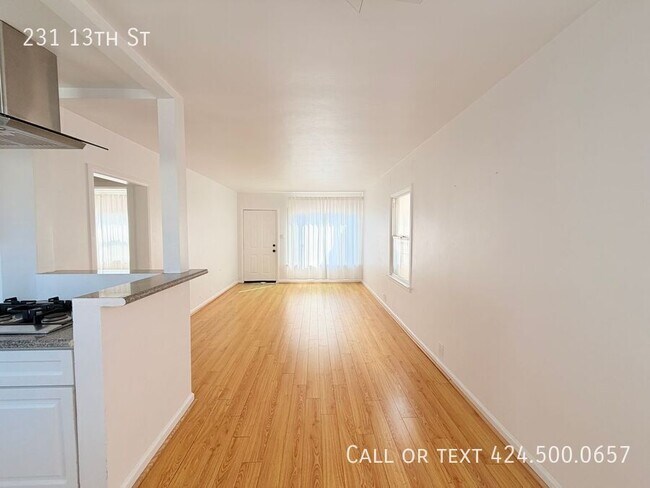 Building Photo - 231 13th St