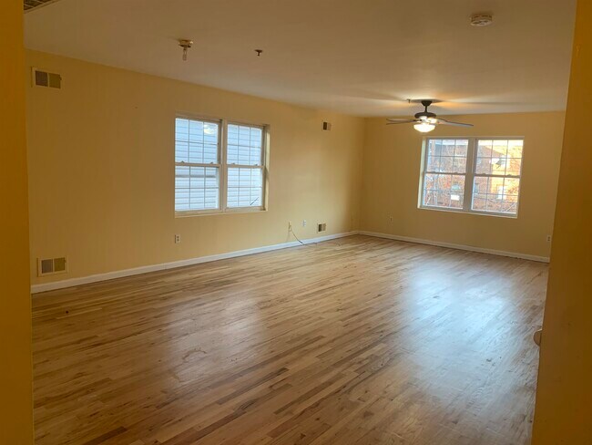 Foto del edificio - 521 3rd St