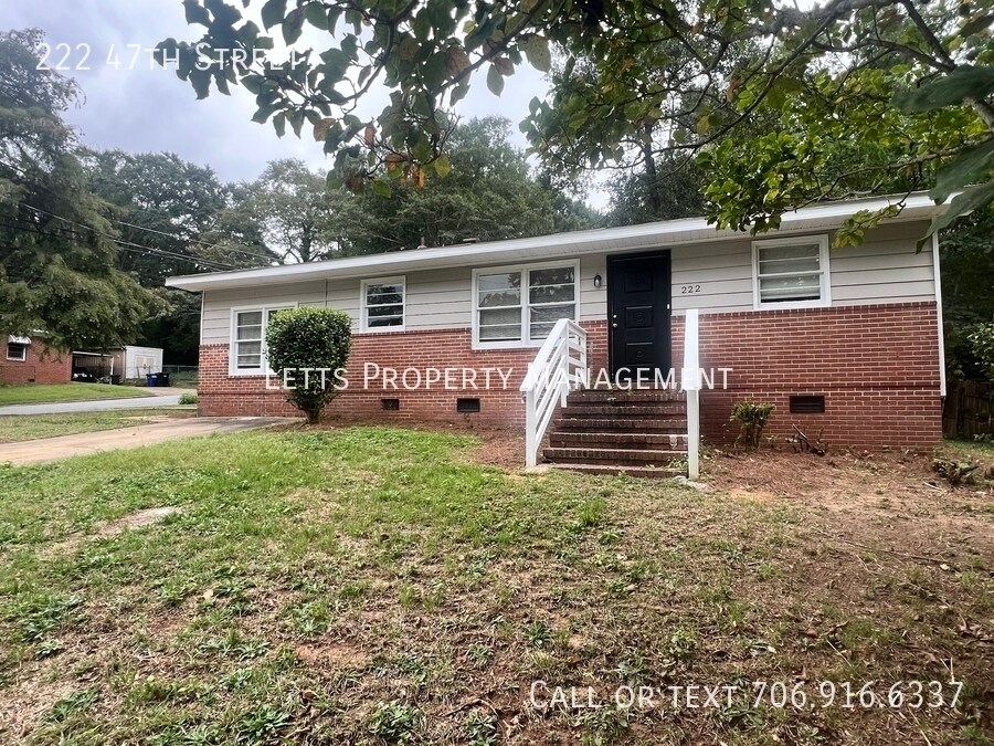 Foto principal - Large Patio, Storage and Covered Parking ,...