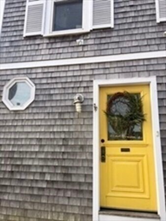 Building Photo - 346 Elm St