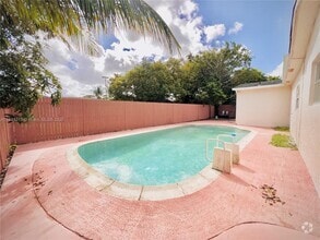 Building Photo - 4971 SW 7th Ct