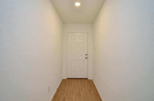 Building Photo - 27127 Breakaway Ln