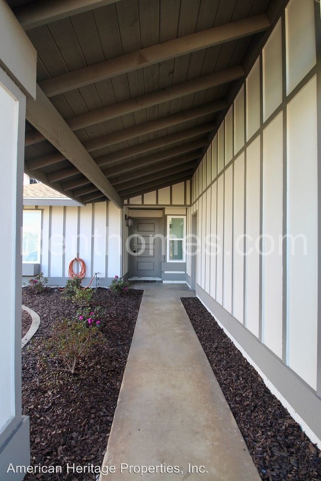 Building Photo - 4837 Mt Abernathy Ave