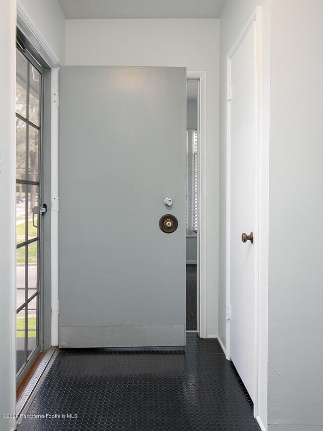 Foto del edificio - 7305 College Ave