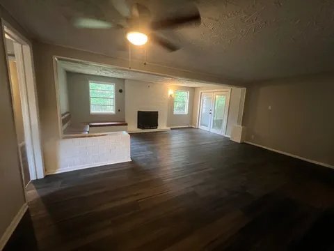 Foto del edificio - 4731 E Castlewood Dr