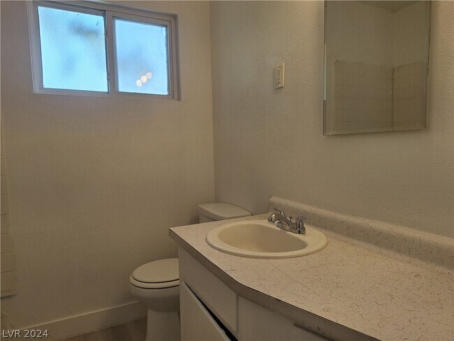 Foto del edificio - 489 North Cir