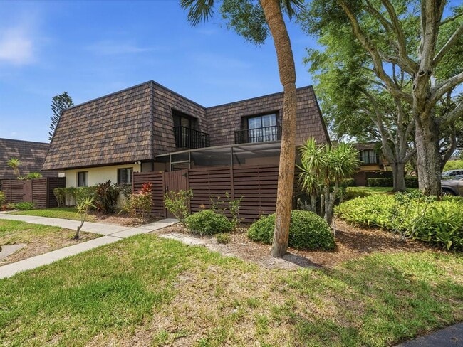 Building Photo - 15338 E Pond Woods Dr