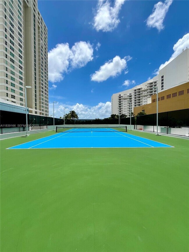 Foto del edificio - 770 Claughton Island Dr