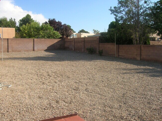 Foto del edificio - 9400 Admiral Nimitz Ave NE