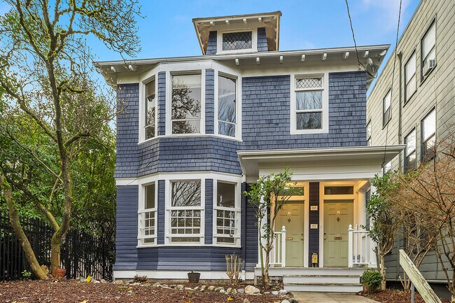 Building Photo - 717 17th Ave