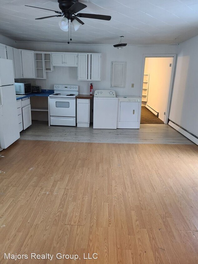 2 br, 1 bath House 3045 Irna Crt House Rental in North Pole, AK