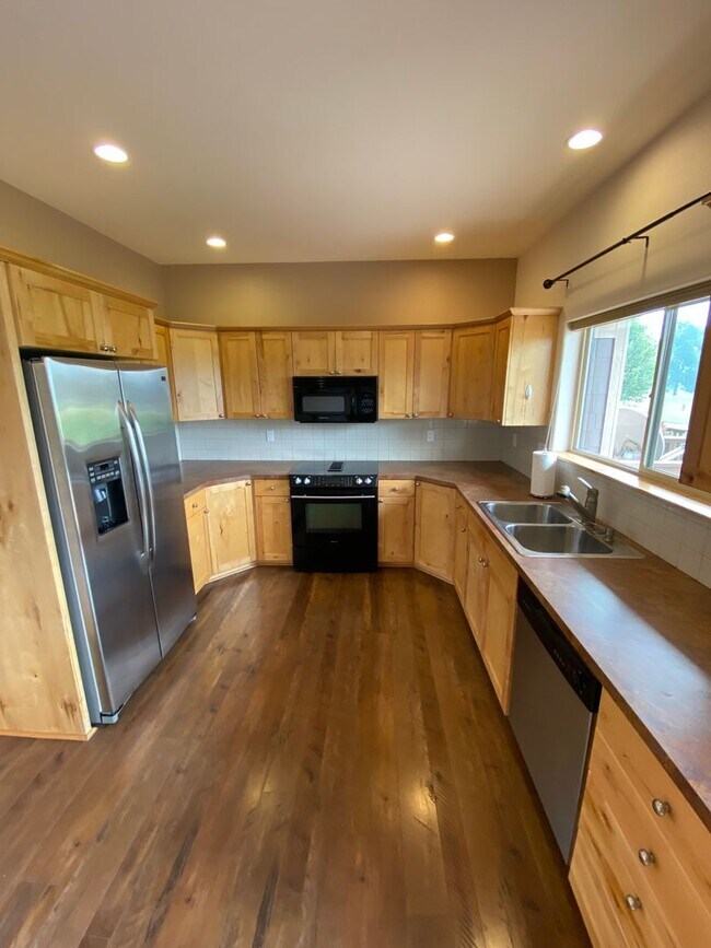 Foto del edificio - 106 Ironwood Dr