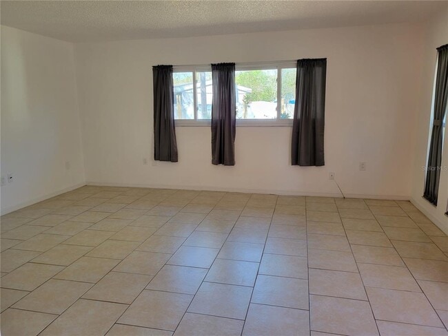 Building Photo - 802 McLain Ct