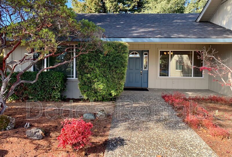 Primary Photo - 3 Pin Oak Pl