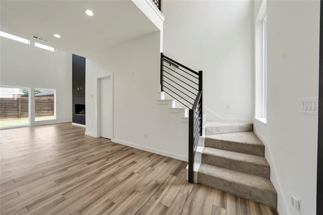Building Photo - 8356 Fairview Dr