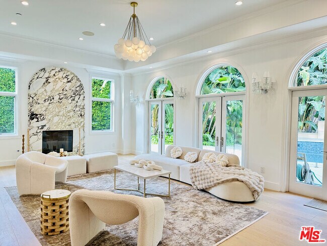 Foto del edificio - 1447 San Ysidro Dr