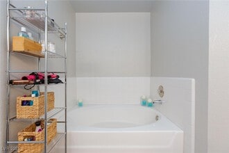 Building Photo - 9836 Russett Wood Cir