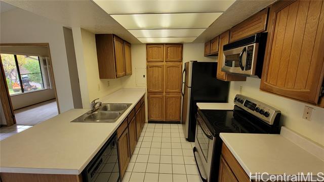 Building Photo - 98-1752-1752 Ka?ahumanu St